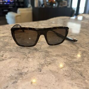 Tom Ford Alberto TF1077 ECO 52F Sunglasses – Black Shield Wrap – One Arm Broken